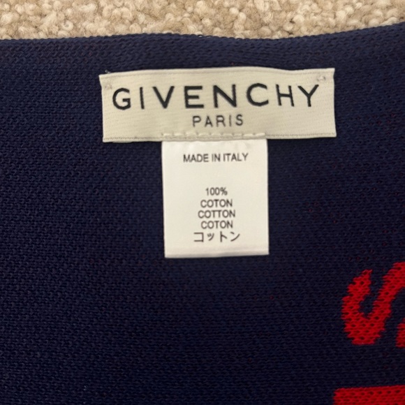 Givenchy Paris football scarf. New without tags! - Picture 7 of 7